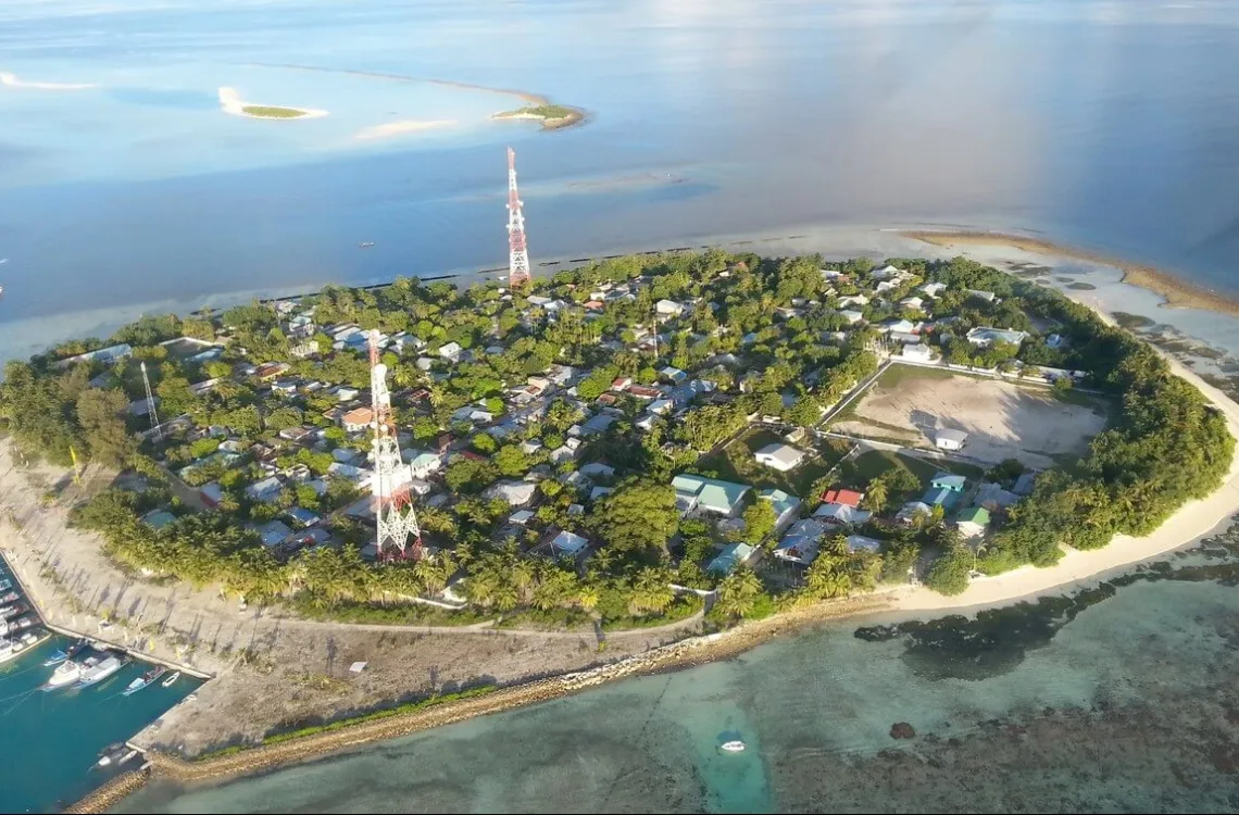 ފުލުހުންގެ ހައްޔަރުގައި ހުރި މީހަކު ފިލައިގެން އޭނާ ހޯދުމުގެ މަސައްކަތް ފަށައިފި