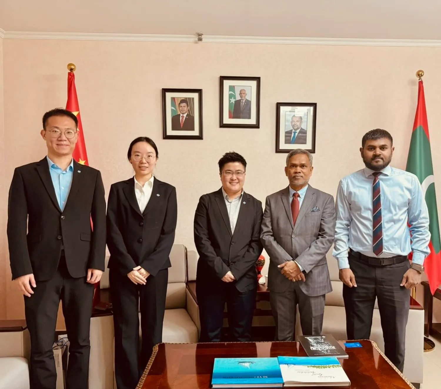 ޗައިނާގެ ޝިންޝިންގް ކުންފުންޏާ ސަފީރު ފަޒީލް ނަޖީބް ބައްދަލުކުރައްވައިފި