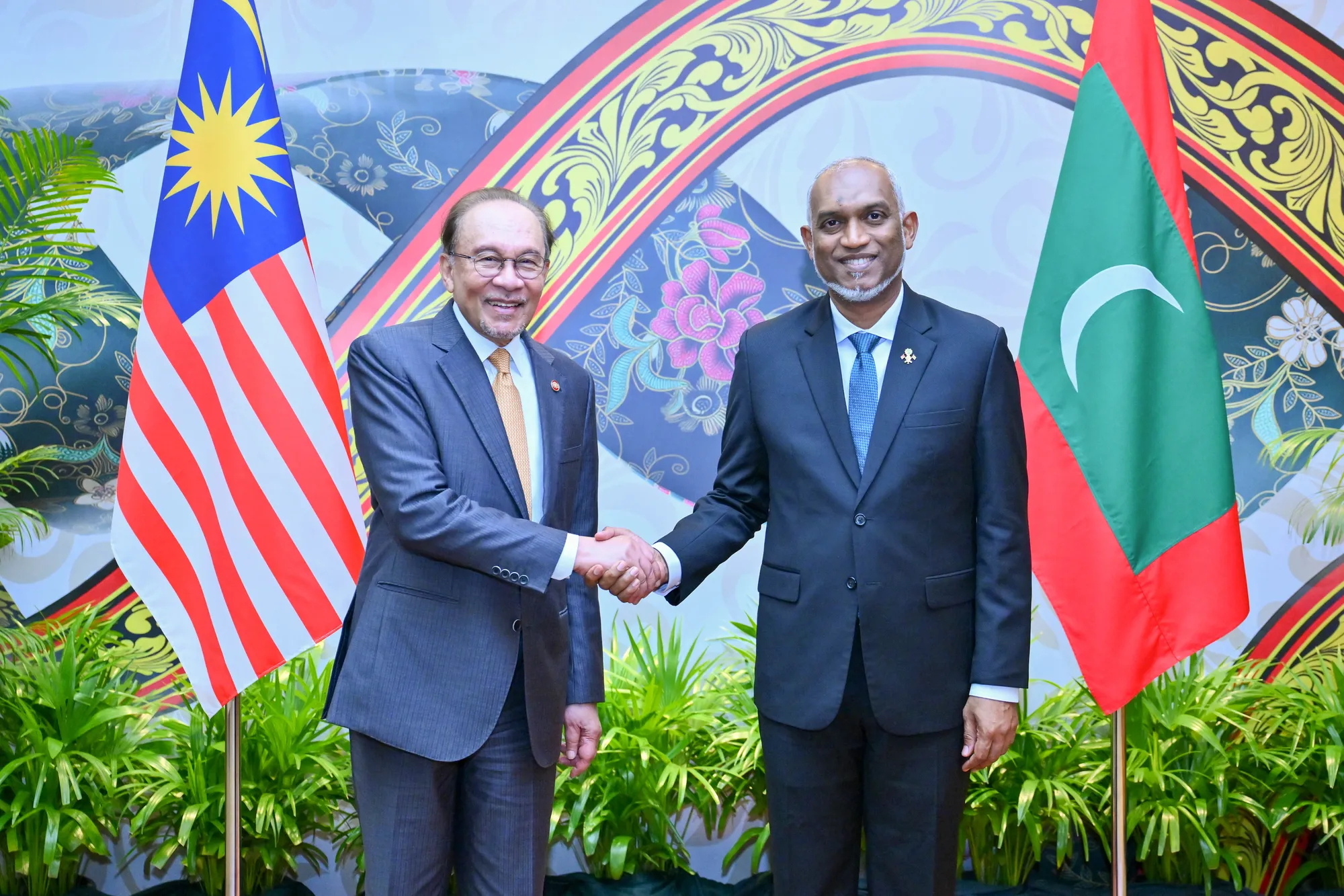 މެލޭޝިއާގެ ބޮޑުވަޒީރު ރާއްޖެއަށް ކުރެއްވި ފުރަމާނަ ދަތުރުފުޅު ނިންމަވާލައްވައިފި