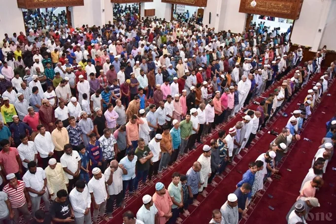 އިސްލާމީ މަރުކަޒުގައި ކުރެވުނު ހުކުރު ނަމާދެއް --