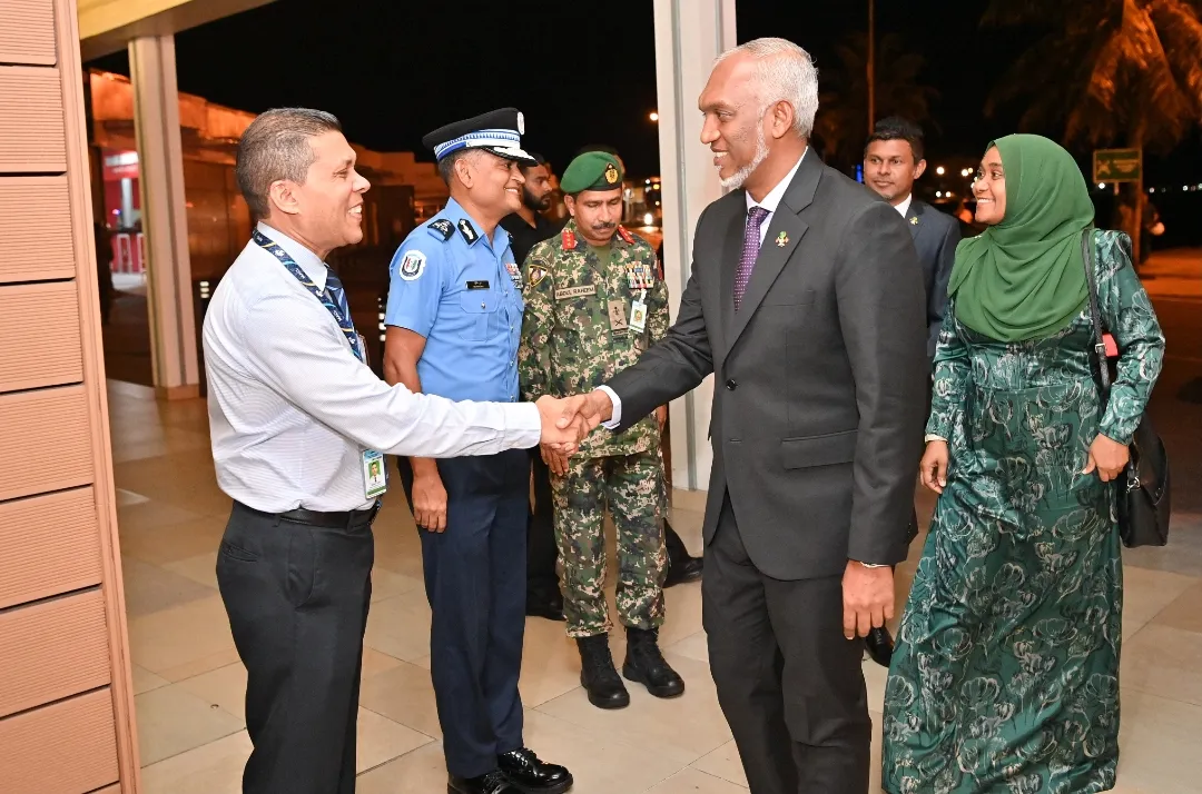 ފުރަމާނަ ދަތުރުފުޅެއްގައި ރައީސުލްޖުމްހޫރިއްޔާ ގެ ދެކަނބަލުން ޗައިނާއަށް ފުރާވަޑައިގެންފި!