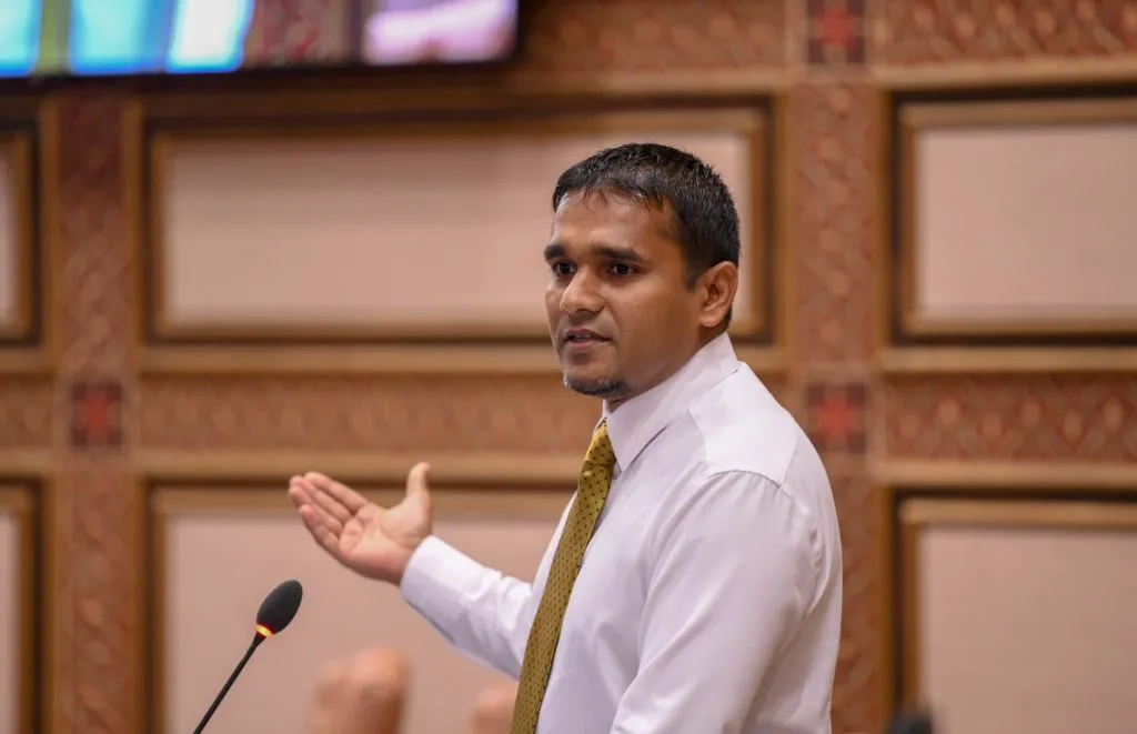 ފެނަކައިން، އެސްޓީއޯއަށް ތެލުގެ ފައިސާ ދެއްކި ދުވަހެއްވެސް ނޭނގެ؛ އެސްޓީއޯ ވެސް އެ ބަންގުރޫޓް ވަނީ: އިލްޔާސް