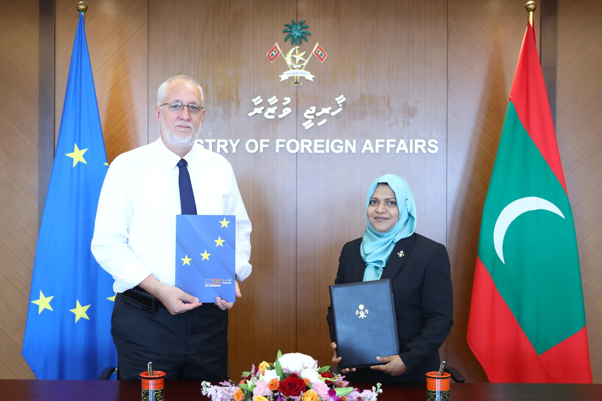 State Minister for Foreign Affairs Sheryna Abdul Samad and Dr. Johann Hesse, Head of Cooperation at the EU Delegation to the Maldives during the signing ceremony (Photo/Foreign Ministry )