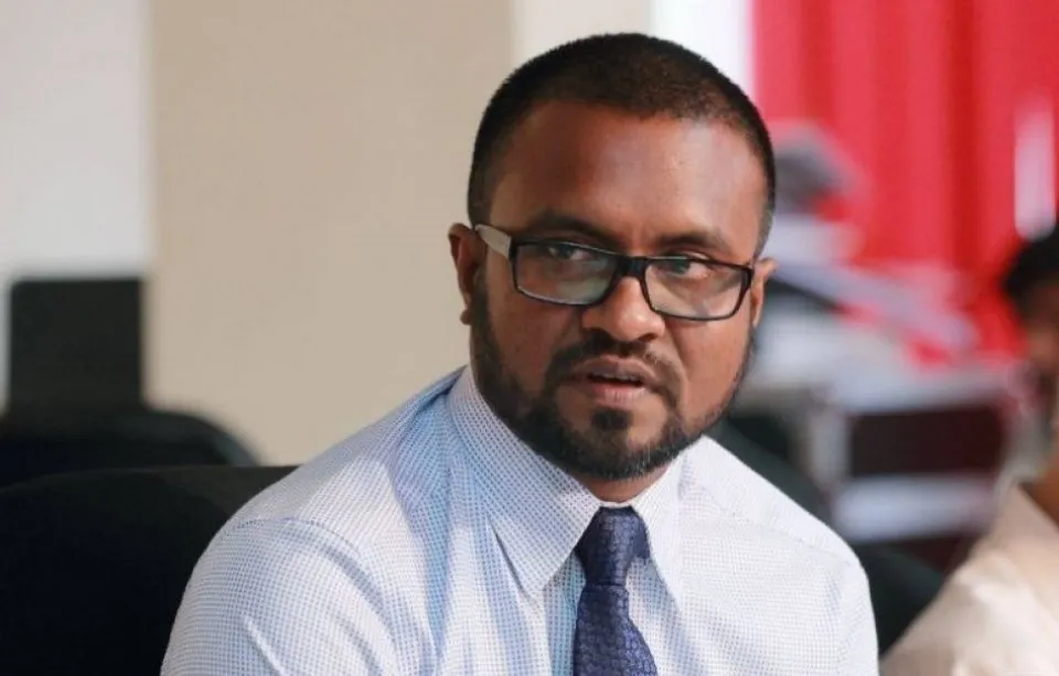 ސިޔާސީ ވާހަކަ ދައްކަންވާނީ ފާޑުކިޔުންތަކާއި ކުރިމަތިލާން ޖެހިދާނެކަން ދަނެގެން: މުހުތާޒު