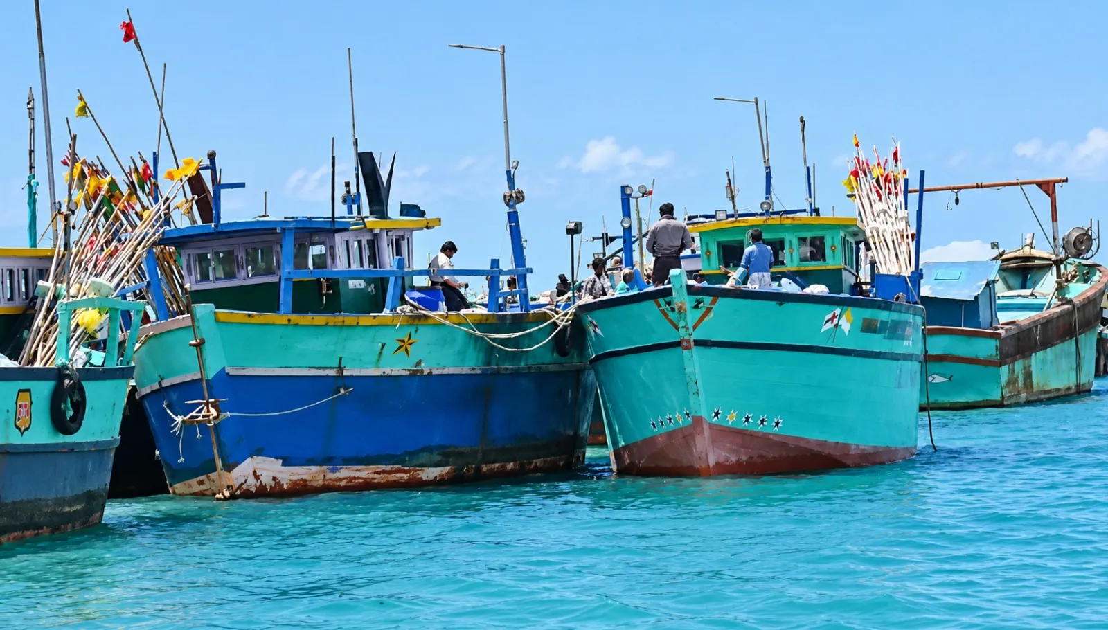 އިންޑިއާގެ މަސްބޯޓުތައް ހިފެހެއްޓުމުން އިހުތިޖާޖުކުރަނީ، ރާއްޖެ ސަރަހައްދަށް ވަނީ ޤަވާއިދާ ހިލާފަށް