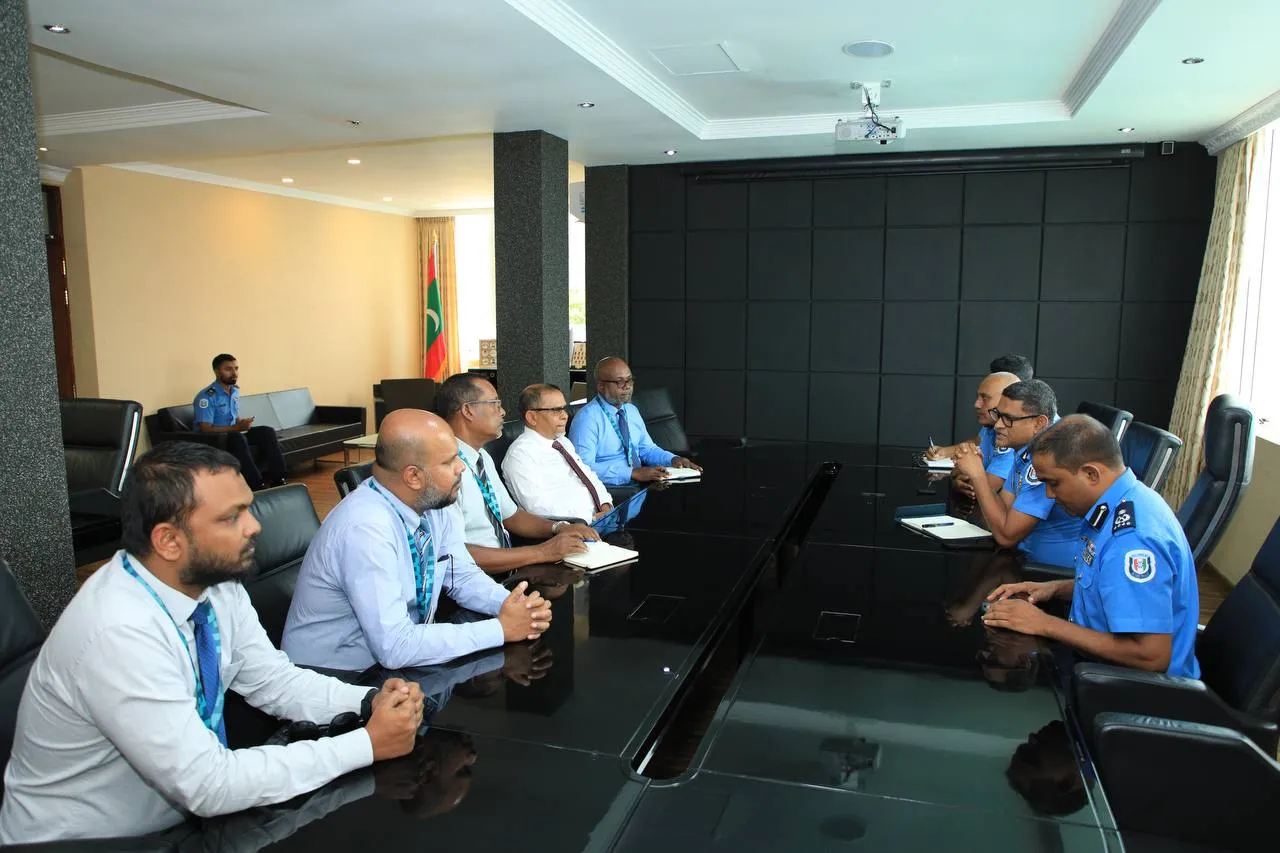 ކޮމިޝަނަރ އޮފް ޕޮލިސް އާދި އެމްޕީއެލް ސީއީއޯ ބައްދަލުވުމުގެ ތެރެއިން: ފޮޓޯ/ ޕޮލިސް