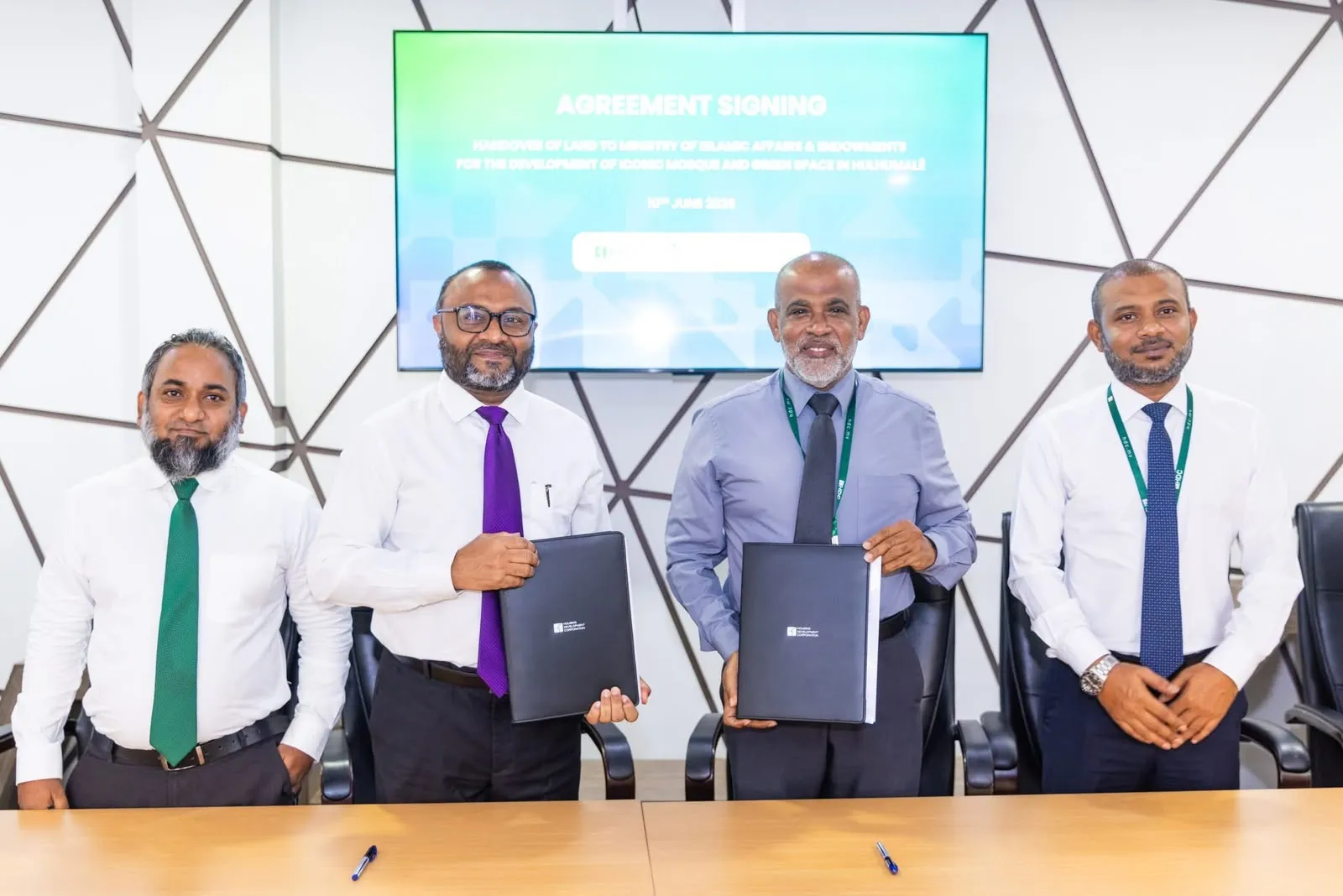 ރާއްޖޭގެ އެންމެ ބޮޑު މިސްކިތް އެޅުމަށް ހަމަޖެހިފައިވާ ބިން އިސްލާމިކް މިނިސްޓްރީއާއި ހަވާލުކޮށްފި