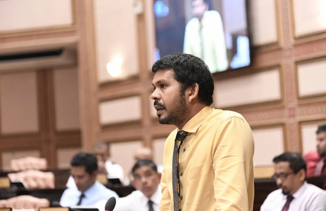 ރައީސް ޞާލިހުގެ ކޮއްކޯފުޅާއި ޅިޔަނު ލައްވާ މަޖިލިސް ކޮންޓްރޯލް ކުރުވަން އުޅޭ ކަމުގެ ތުހުމަތު