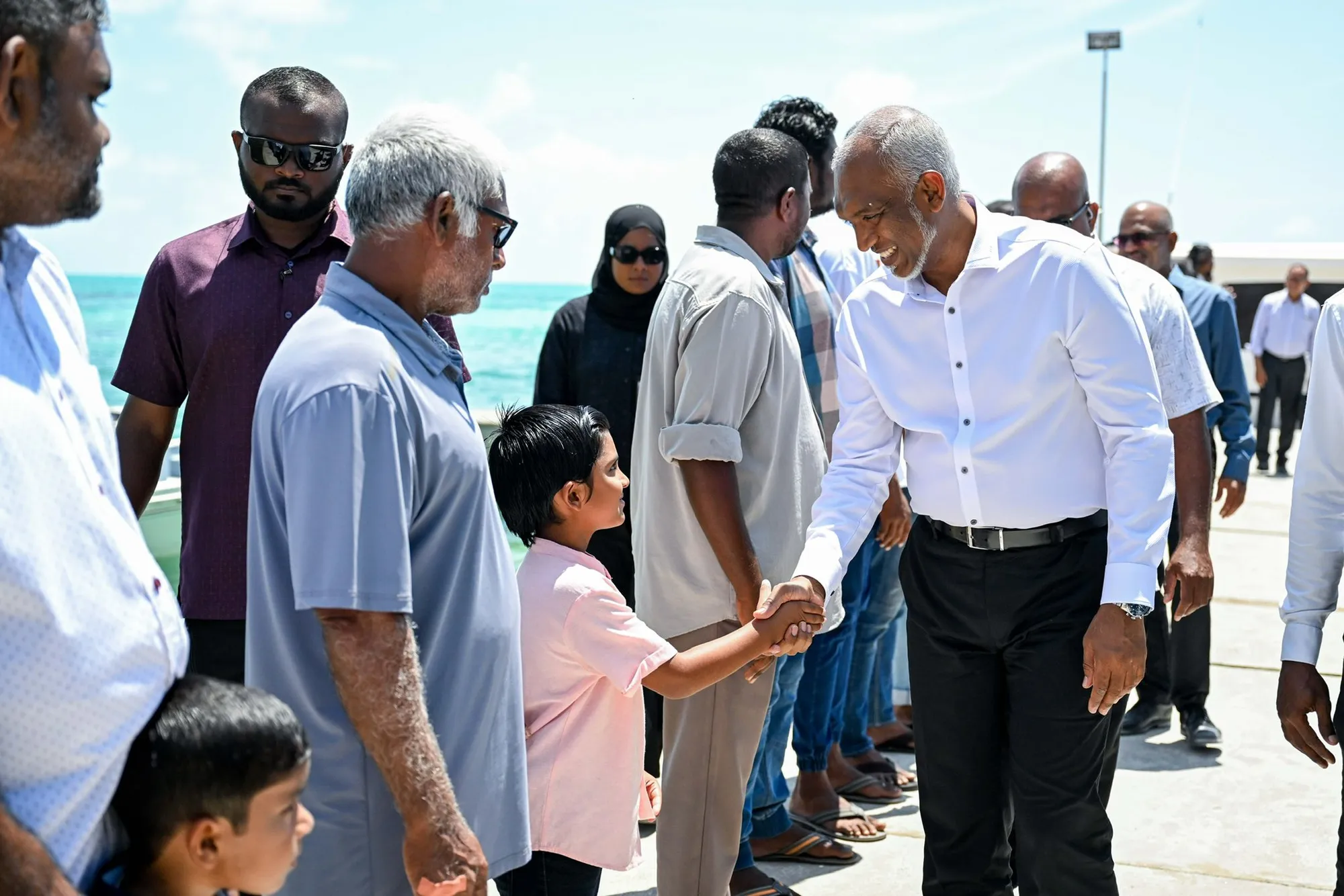 ރައީސް ރަތްމަންދޫއަށް ވަޑައިގަތުން -- ފޮޓޯ: ރައީސް އޮފީސް