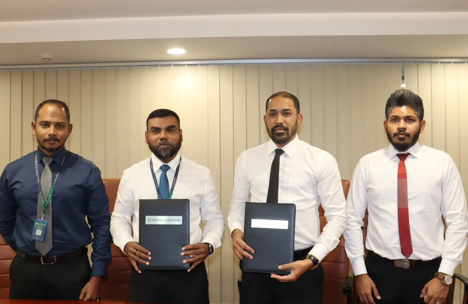 ޑީ.އެން.އާރާއި އެމް.އައި.ބީއާ ދެމެދު މަޢުލޫމާތު ހިއްސާކުރުމުގެ އެއްބަސްވުމެއްގައި ސޮއިކުރުން: ފޮޓޯ/ ޑީއެންއާރް