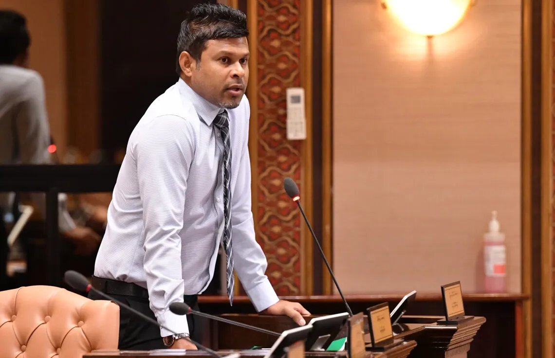 ޖަވާބުދާރީވާން ބަންޑާރަނައިބު ވަޑައިނުގަތީ ފިނޑިކަމުން، އިސްތިއުފާ ދޭން ޖެހޭ: ހުސައިން