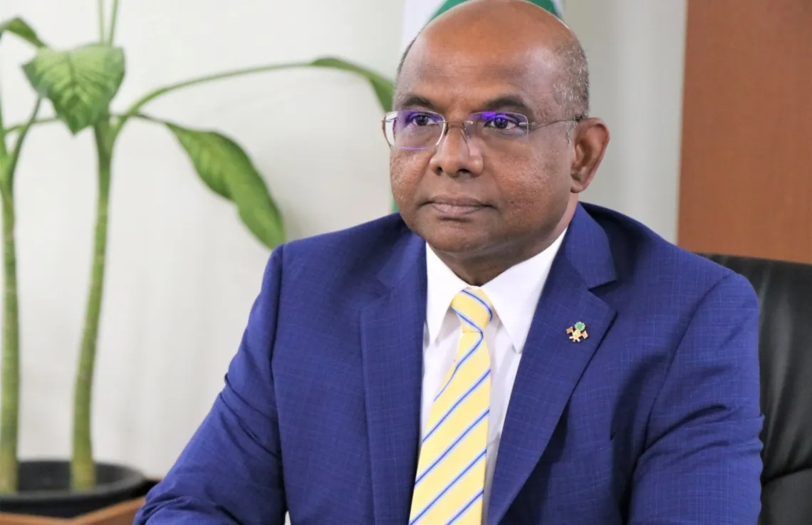 ފޮރިން މިނިސްޓަރު ޝާހިދުގެ އިތުބާރު ނެތްކަމުގެ މައްސަލަ އަލުން މަޖިލީހަށް ވައްދައިފި