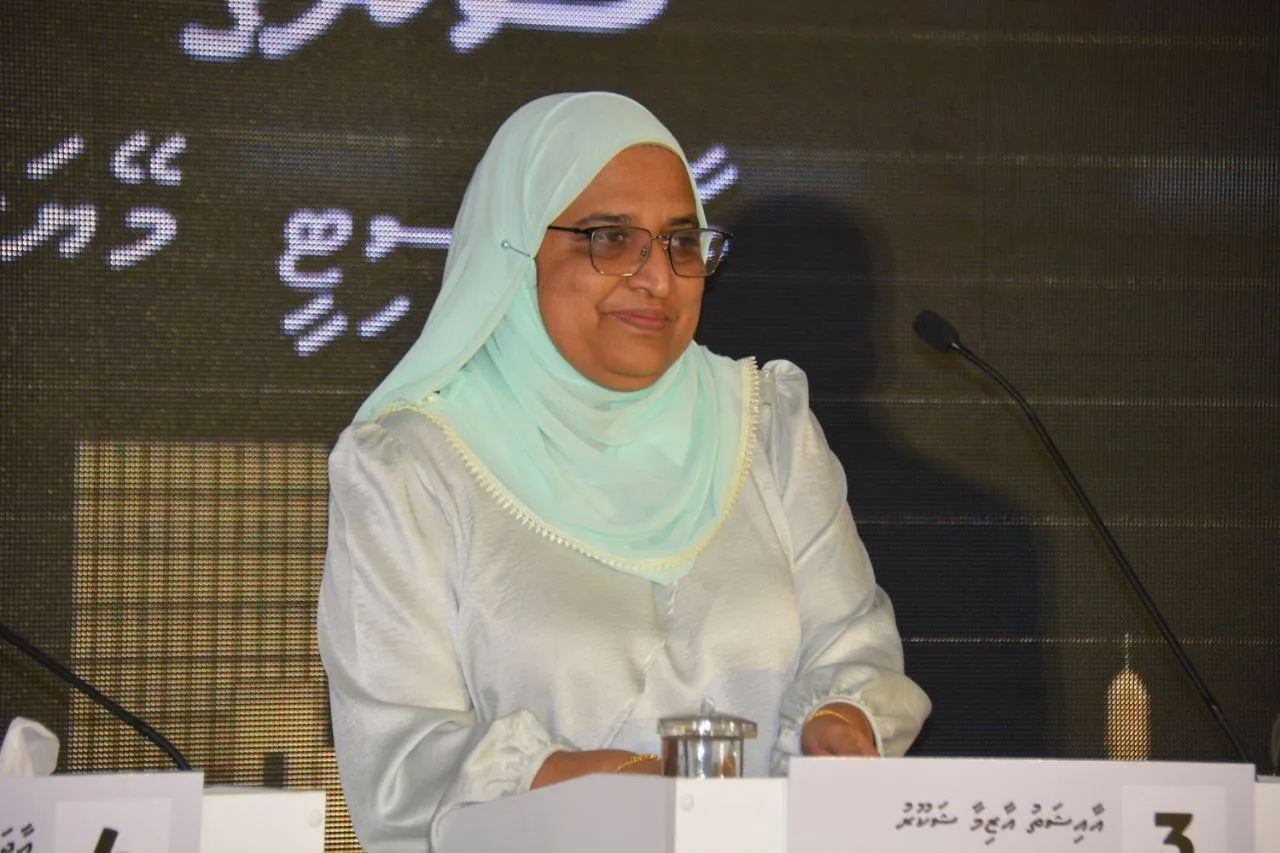 މިސްކިތްތައް ބެލެހެއްޓުން މިއަށްވުރެ ވަރުގަދަ ކުރަން ޖެހޭ: އާޒިމާ