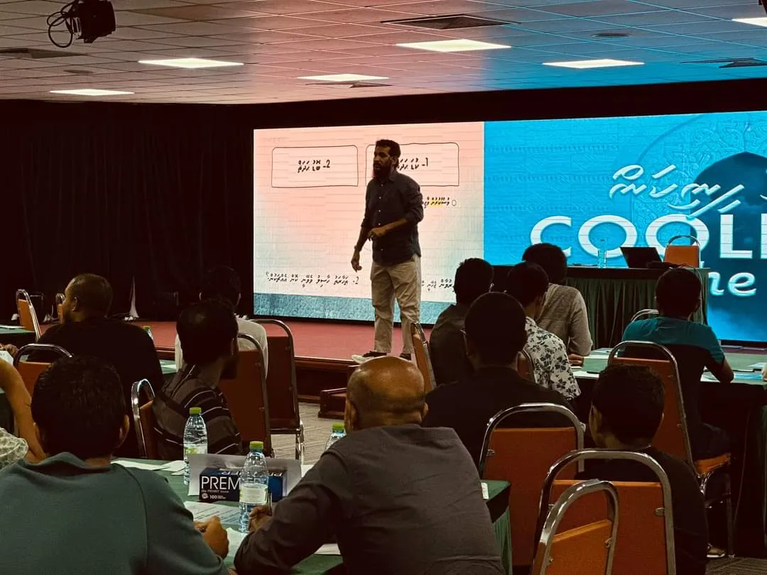 ލޯތަކުގެ ފިނިކަން ވޯކްޝޮޕް ތެރެއިން--ފޮޓޯ/އަލް ޢަސްރު