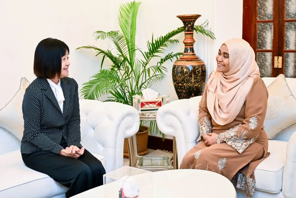 Ishigami Rumiko, Ambassador of Japan to Maldives and  First Lady Sajidha Mohamed (Photo/President's Office)