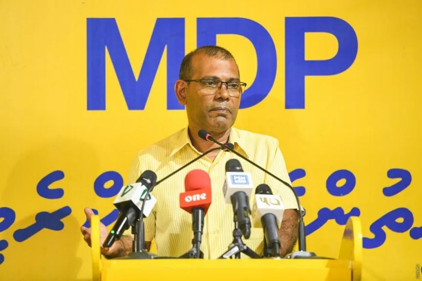 ރައީސް ނަޝީދު އެމްޑީޕީން ވަކިވެވަޑައިގެންފި