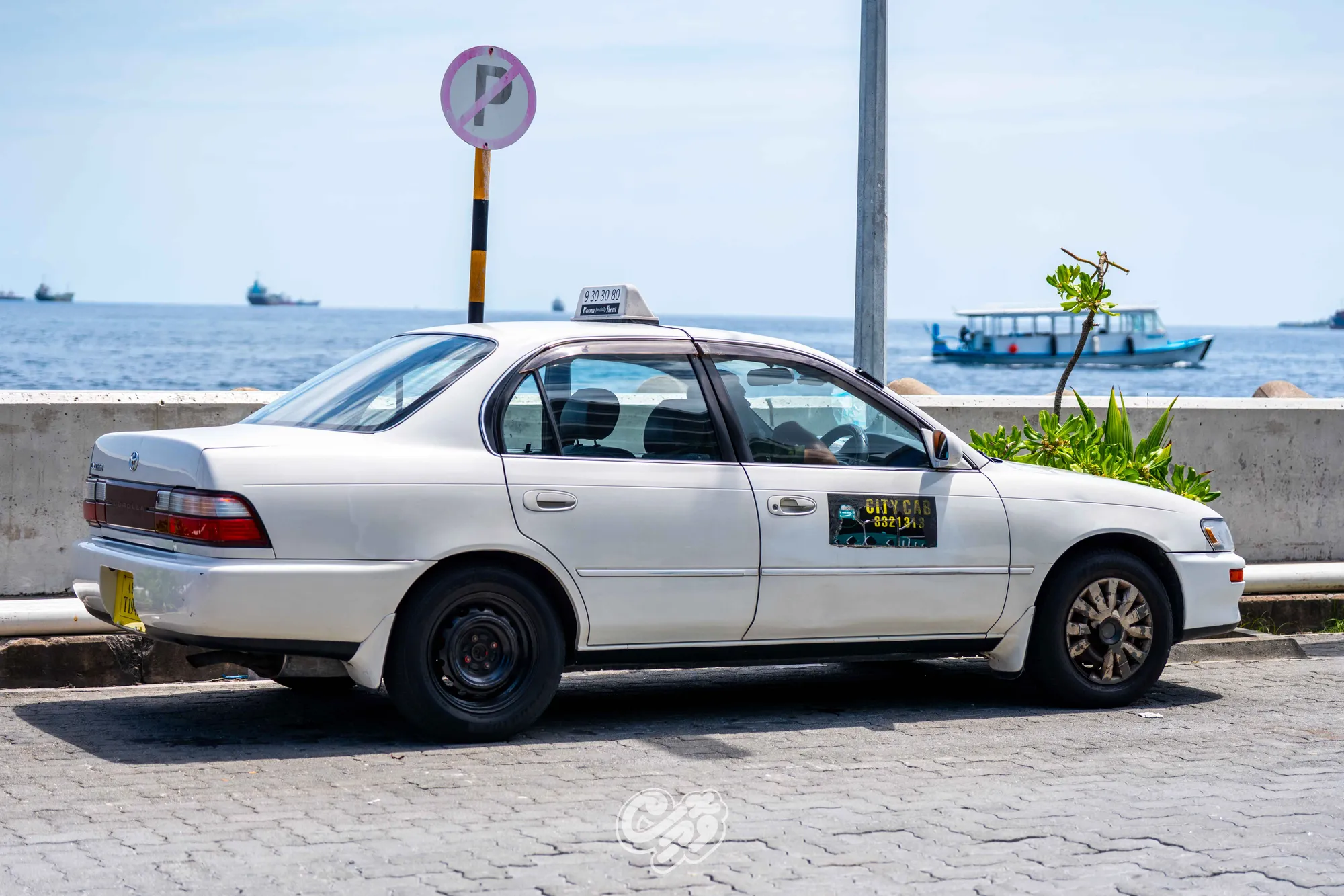 ޕަރކް ކޮށްފައި އޮތް ކާރެއް. ފޮޓޯ/ ވޮއިސް