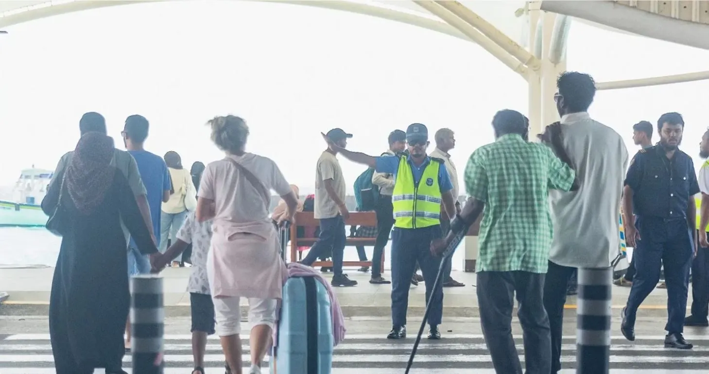 ފަތުރުވެރިއަކު ރާއްޖެ އެތެރެކުރަން އުޅުނު 6 ކިލޯގެ މަސްތުވާތެކެތި އަތުލައިގެންފި