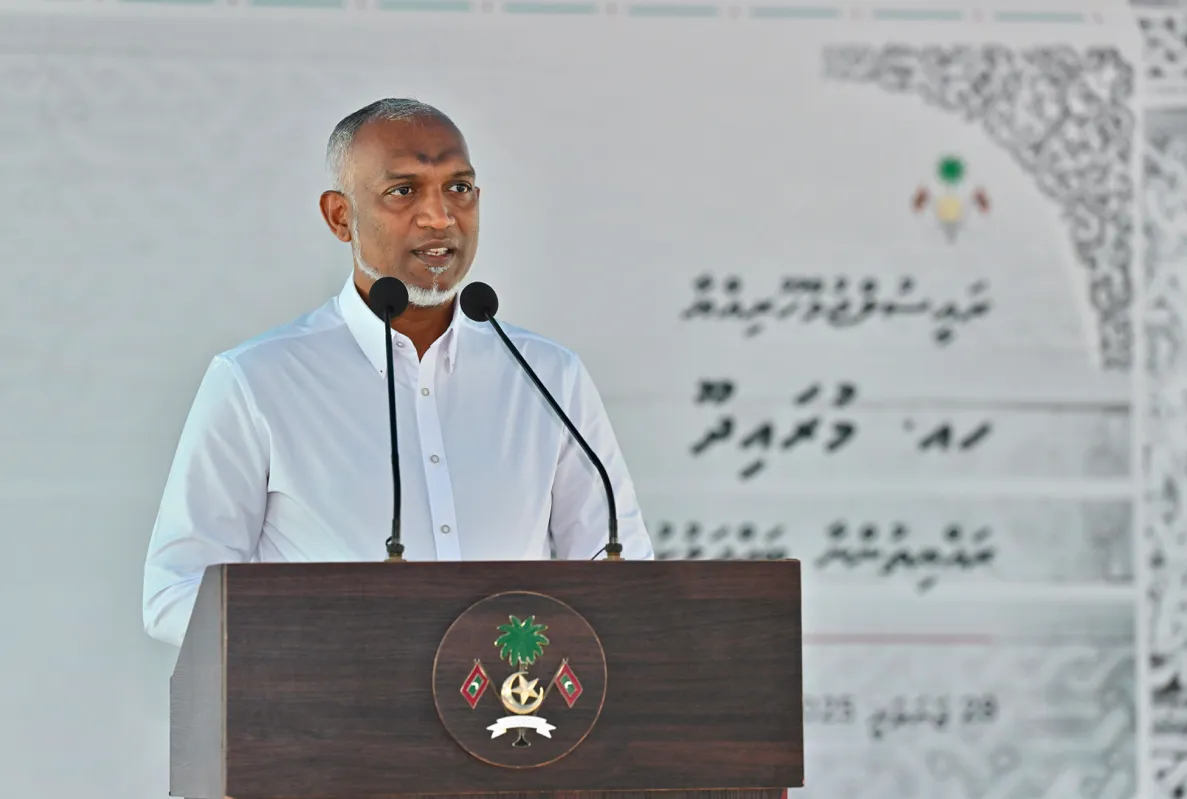 ރައީސުލްޖުމްހޫރިއްޔާ ޑޮކްޓަރ މުޙައްމަދު މުޢިއްޒު މުރައިދޫ ޖަލްސާގައި ވާހަކަ ދައްކަވަނީ: ފޮޓޯ/ ރައީސް އޮފީސް