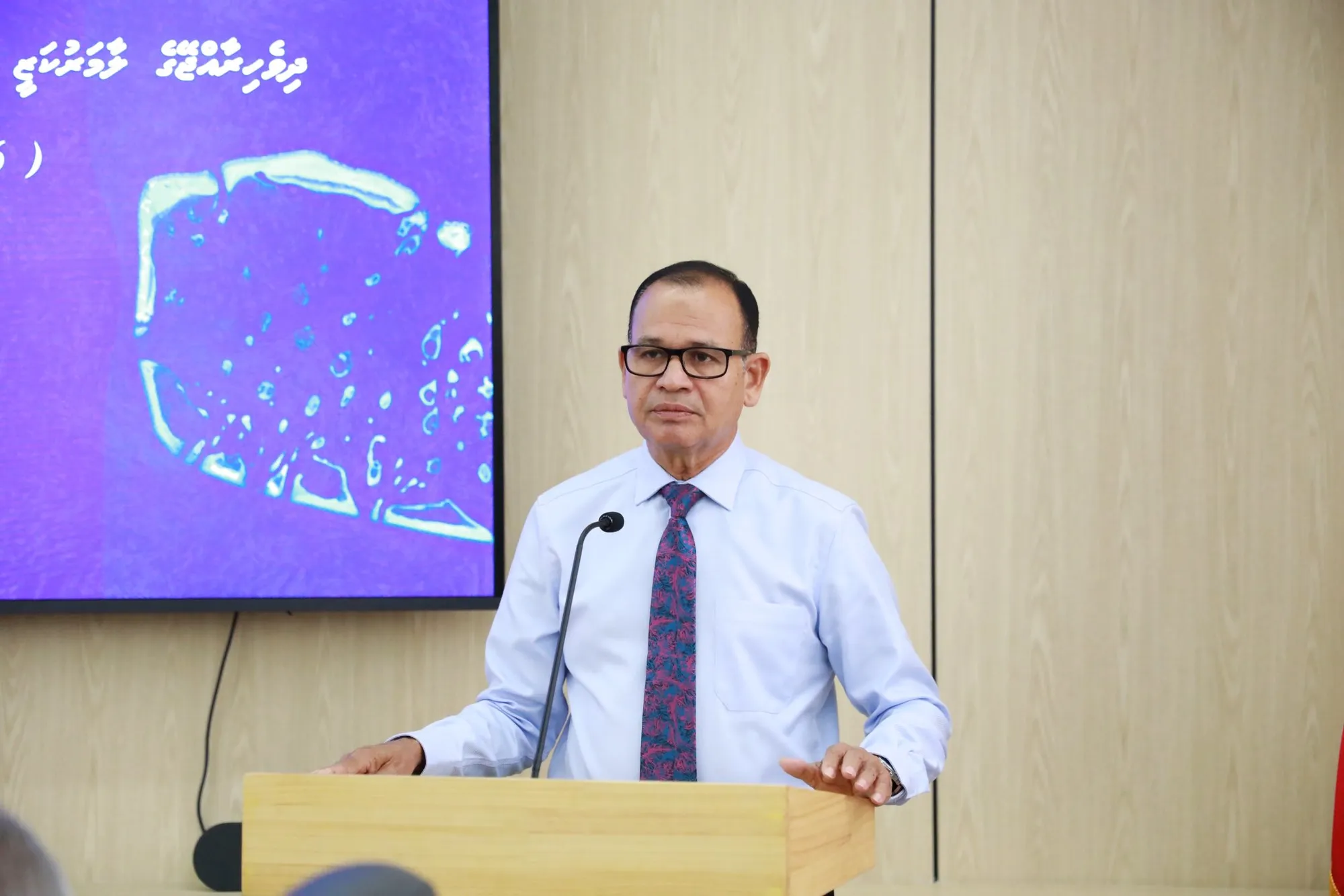 އެއްވެސް ތަފާތުކުރުމެއް ނެތި ހުރިހާ ކައުންސިލްތަކާއެކު ސަރުކާރުން މަސައްކަތް ކުރާނެ: އާދަމް ޝަރީފް