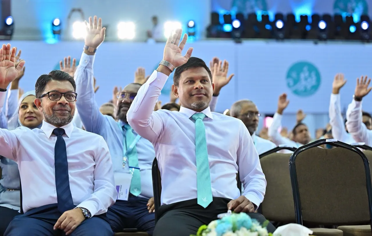 ރައީސް މުއިއްޒަށް ޓިކެޓު ދިނުމަށް ނައިބު ރައީސްގެ ފުރިހަމަ ތާއީދު