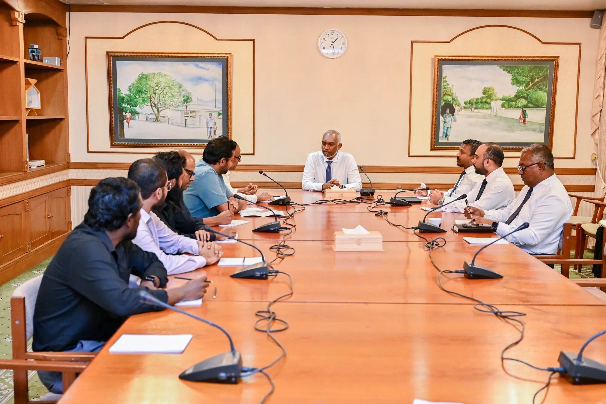 ރައީސް އެމްޖޭއޭގެ މެންބަރުންނާއި ބައްދަލު ކުރެއްވުން