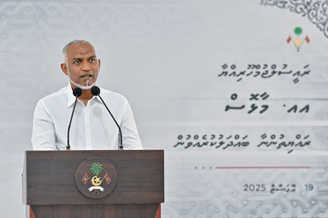 ރައީސް މާޅޮހުގެ ރައްޔިތުންނާ ބައްދަލުކުރައްވައި ވާހަކަފުޅު ދައްކަވަނީ... ފޮޓޯ؛ރައީސް އޮފީސް