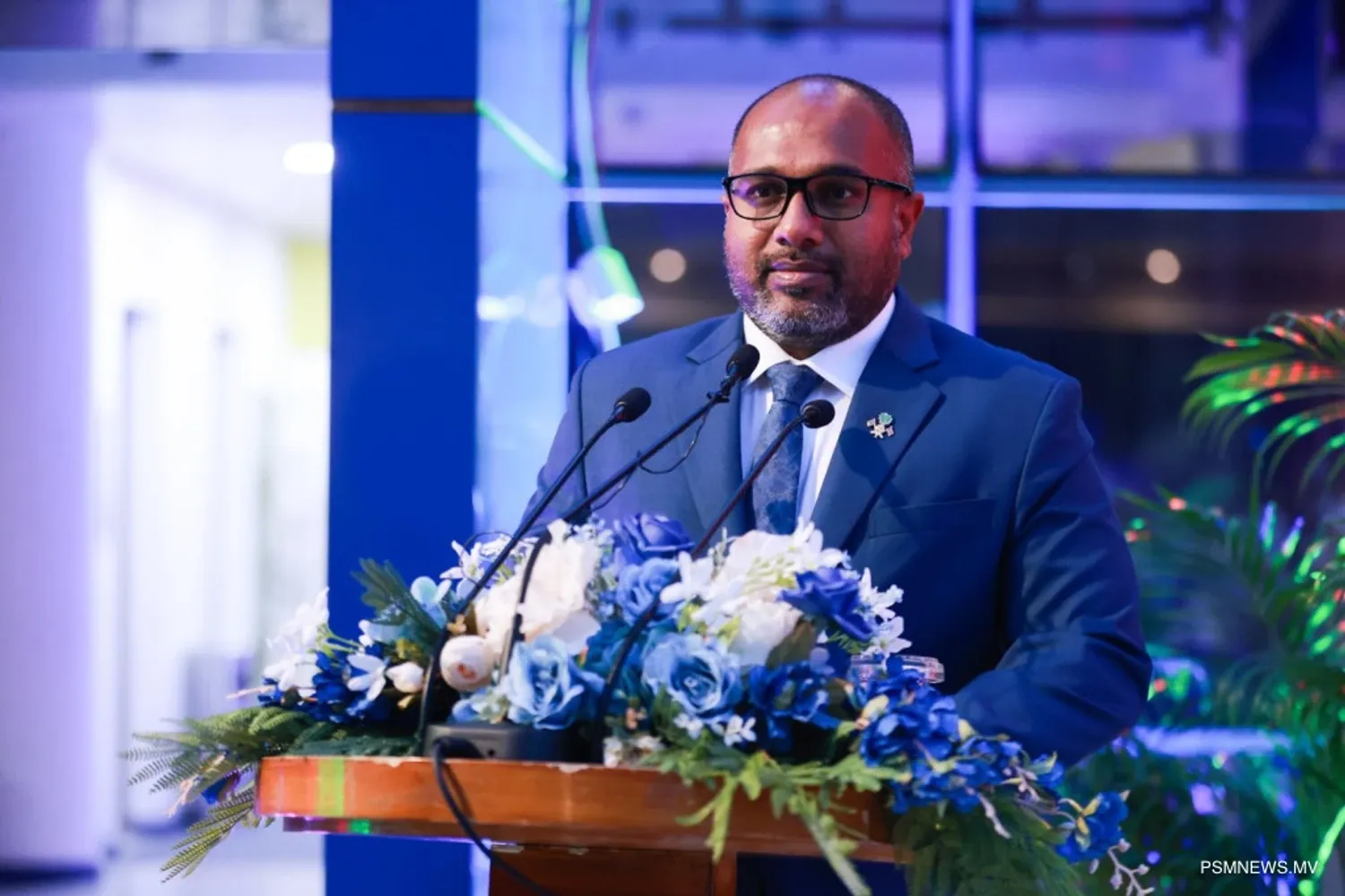 ކޮންމެ އޮފިސަރަކީ ރައްޔިތުންނަށް ނަޒާހަތްތެރިކަމާއެކު ޚިދުމަތްދޭ މީހެއްކަން ކަށަވަރުކުރާނަން - އިޙްސާން