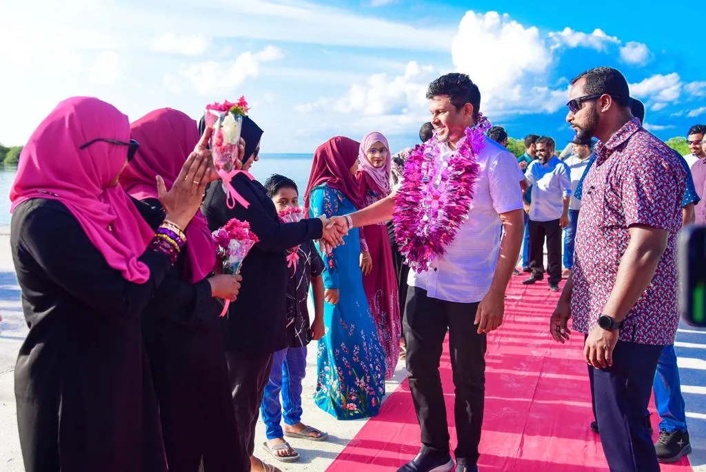 ޑރ މުއިއްޒުގެ ރަނިންމޭޓު ހުސެއިންއަށް ފަރެސްމާތޮޑާއިން ހޫނު މަރުޙަބާއެއް