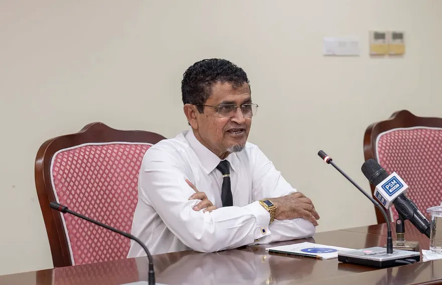 އިންފޮމޭޝަން ކޮމިޝަނަރުގެ މަޤާމަށް އަޒީ އައްޔަން ކުރަން މަޖިލީހުން ރުހުން ދީފި 