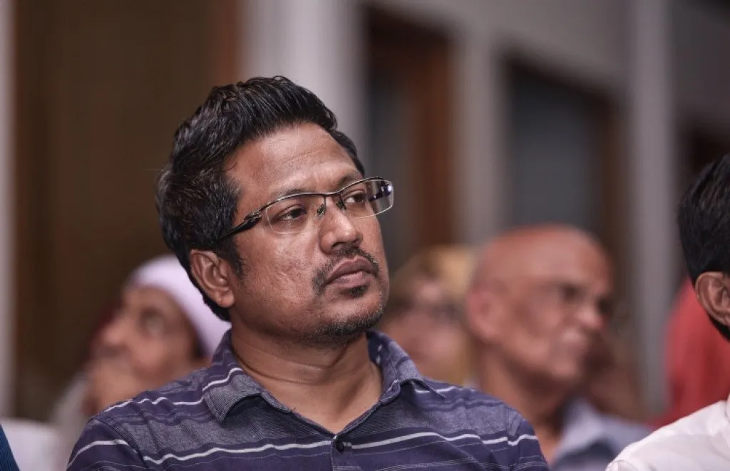 އިމްތިޔާޒް ރޮޒޭނާއަށް: ޤައުމުގެ ވާހަަކަ ދައްކަވަން މަޖިލީހަށް ވަޑައިގަންނަވާ!