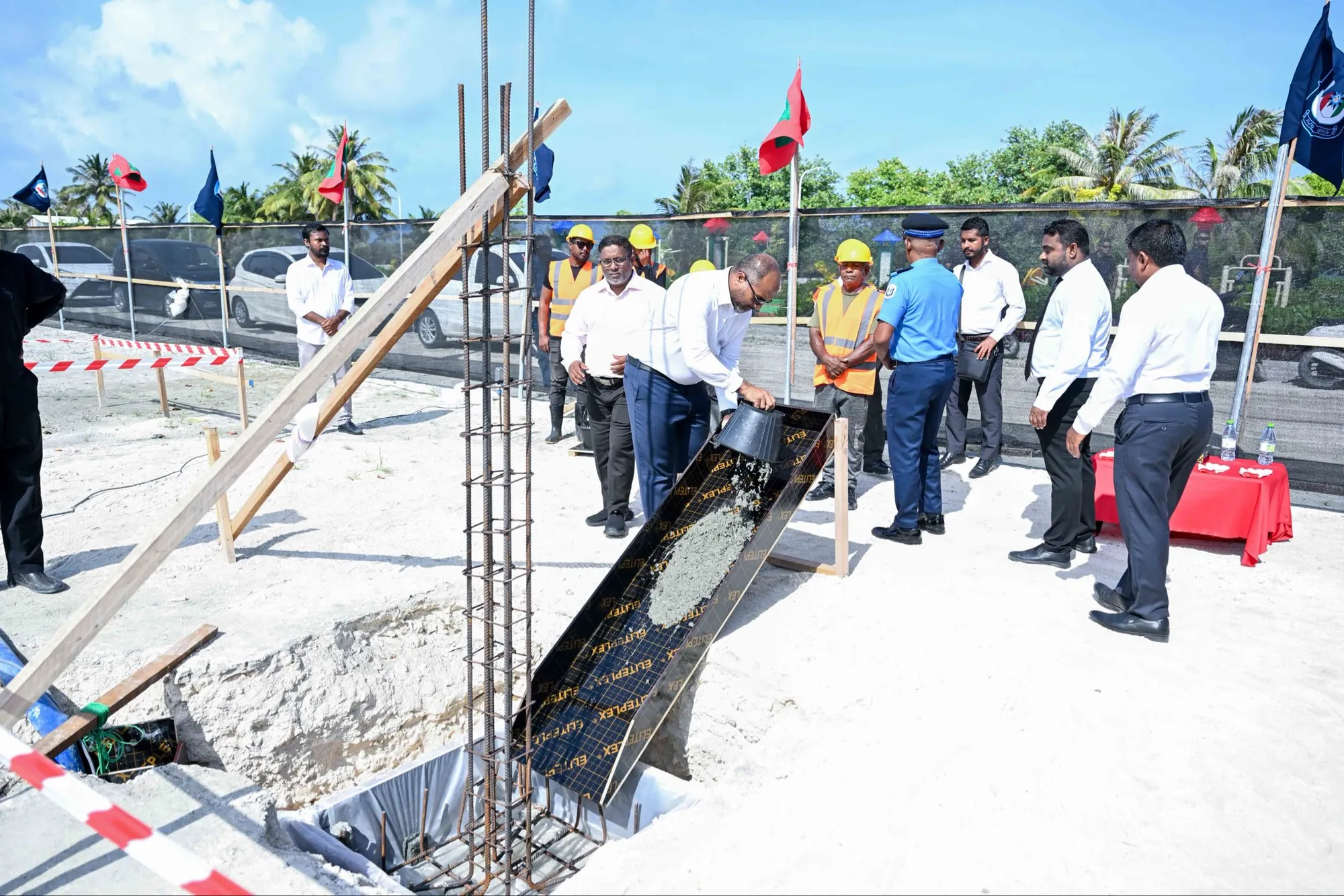 ކާށިދޫ ފުލުހުންގެ މަރުކަޒުގެ ބިންގާ އެޅުން