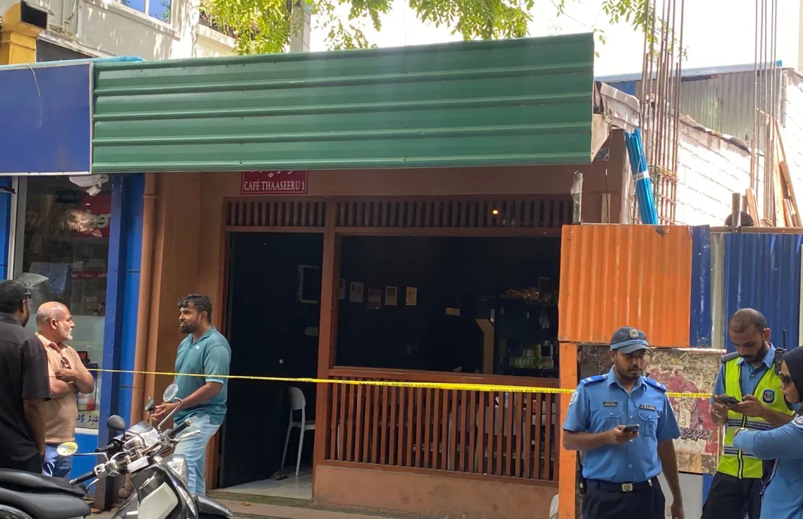 މާރާމާރީ ހިންގު ކެފޭ ކައިރި ފުލުހުން ހަރަކާތްތެރި ވަނީ-.