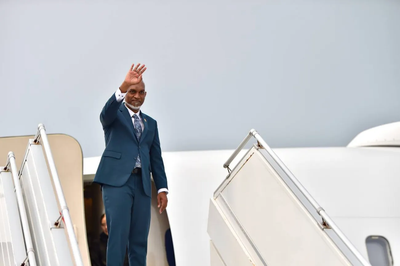 ރައީސް ބޯޓަކަށް އަރާވަޑައިގަންނަވަނީ