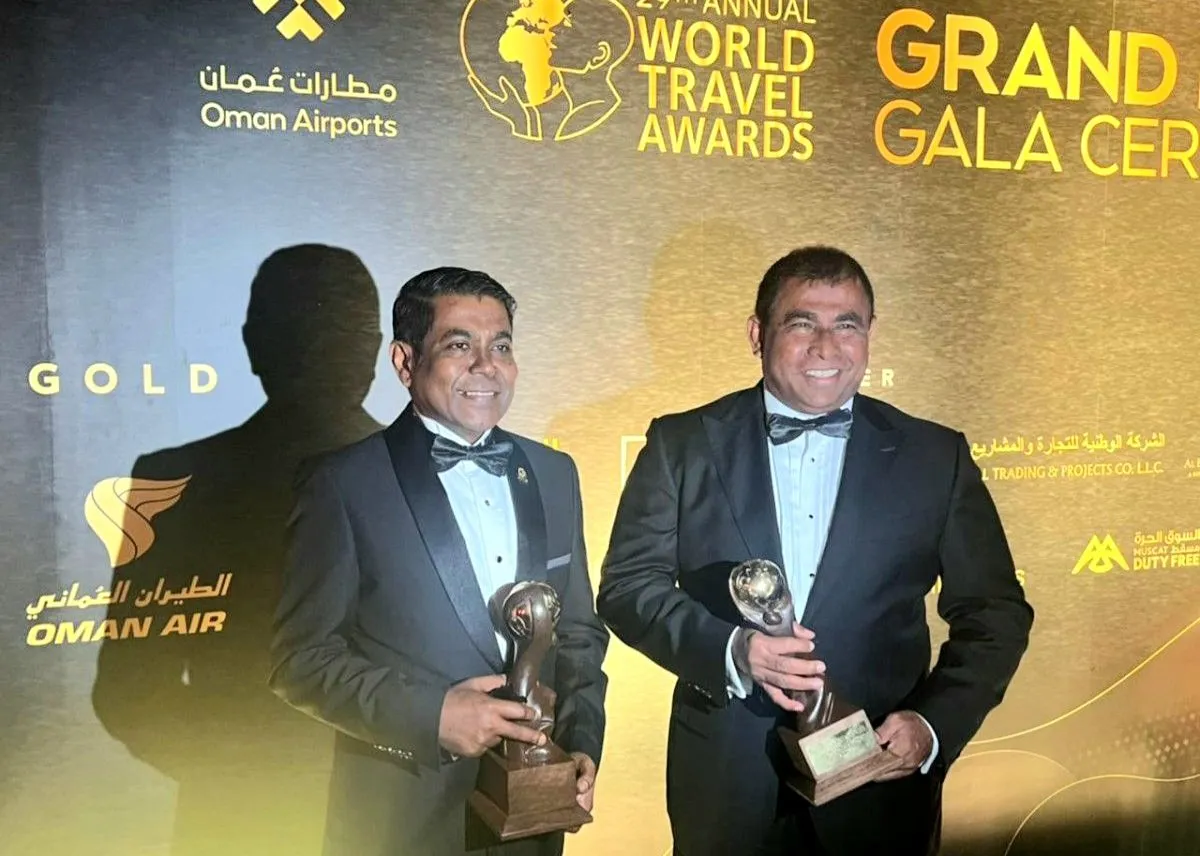 Minister of Tourism and Maldives Tourism Promotion Board takes the award