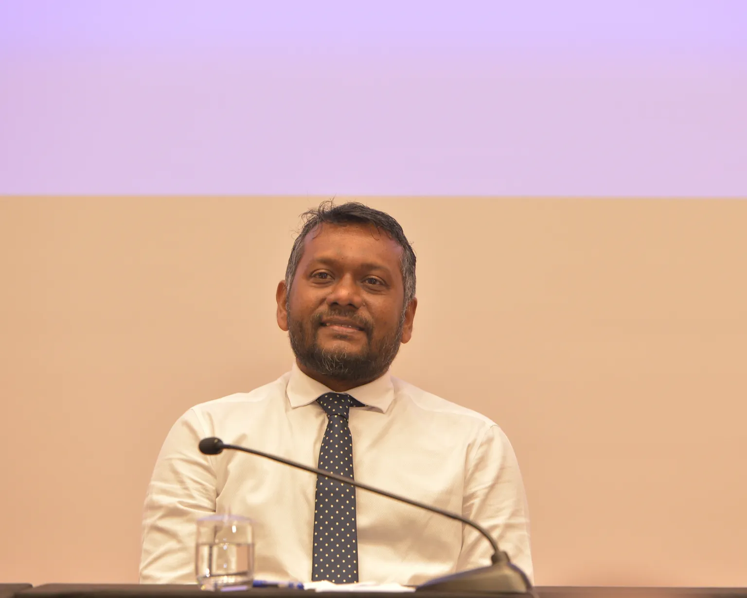 ވަޒީފާއާއި ބެހޭ ގާާނޫނަށް ގެނައުމަށް ނިންމި އިސްލާހުތައް ބަދަލުކުރަން ނިންމައިފި