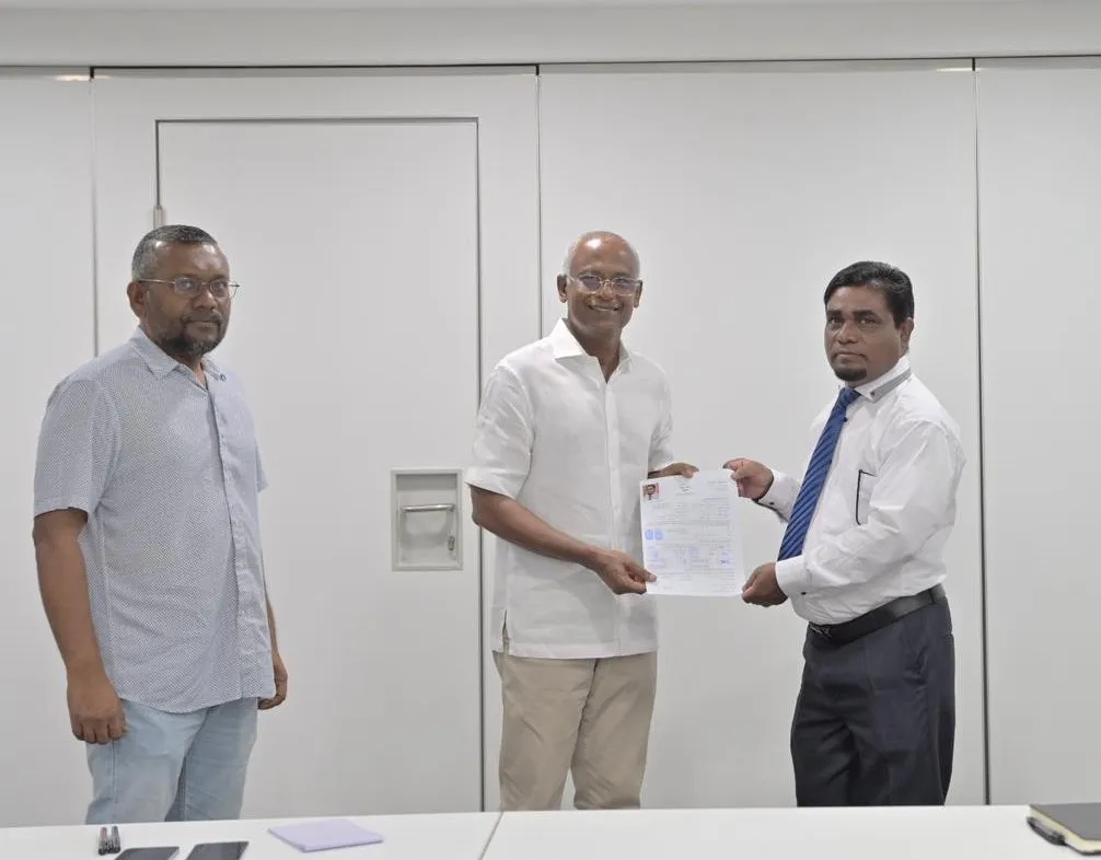 ޝައިޚް ޤުބާދު އެމްޑިޕީއަށް ސޮއިކުރައްވައިފި