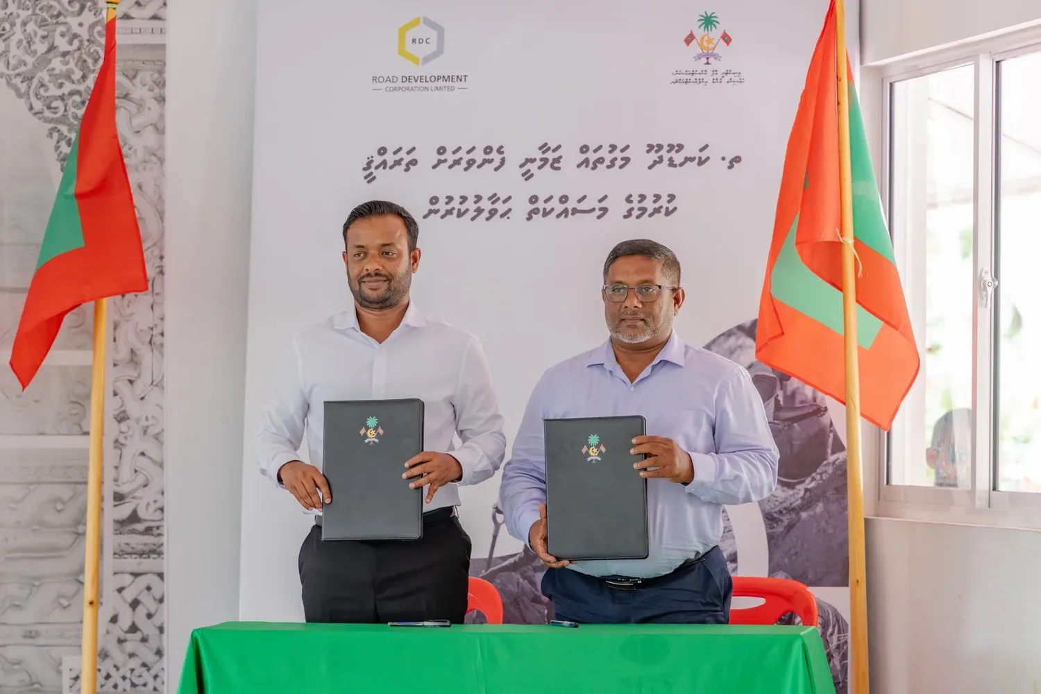 ކަނޑޫދޫ މަގުތައް ތަރައްޤީ ކުރުމުގެ މަޝްރޫޢުގެ އެއްބަސްވުމުގައި ސޮއިކޮށްފި