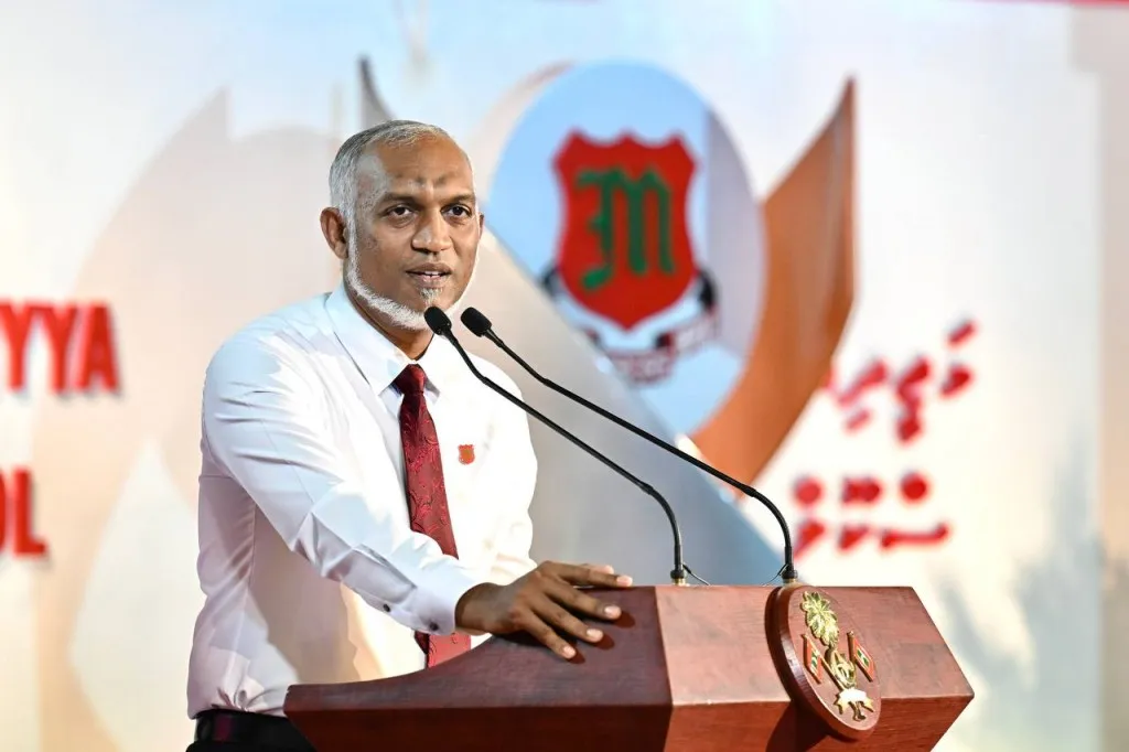 މުދައްރިސުންގެ ބުރަ ކުޑަކޮށް، މަސައްކަތުގެ މާޙައުލު ރަނގަޅުކުރުމަށް މި ސަރުކާރުން އިސްކަންދޭނެ: ރައީސް ޑރ. މުޢިއްޒު