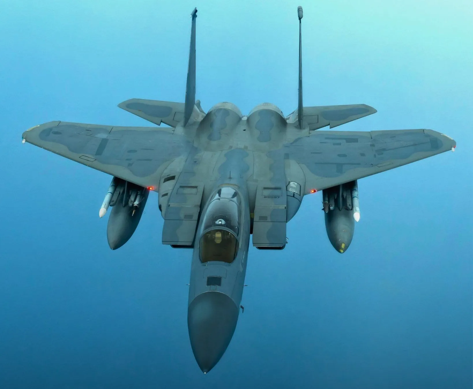 އެމެރިކާގެ 3 ފައިޓާޖެޓު ކުވައިތުގެ ވައިގެ ސަރަހައްދުން ވައްޓާލައިފި