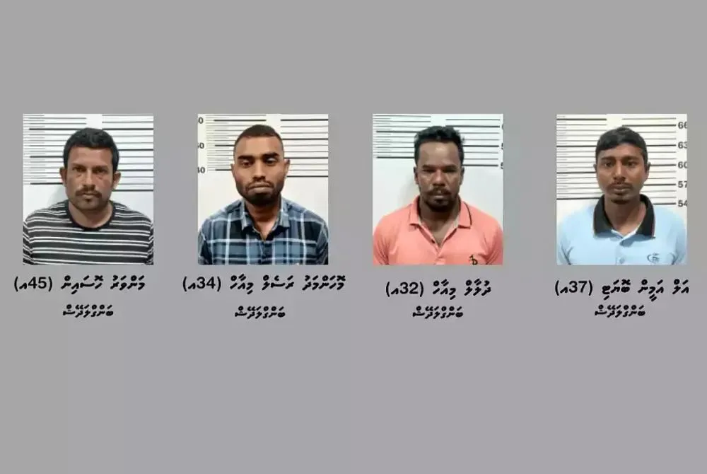 ކަރުތެޔޮ ވިއްކި ކަމުގެ ތުހުމަތުގައި ހައްޔަރު ކުރި މީހުން- ފޮޓޯ: ޕޮލިސް