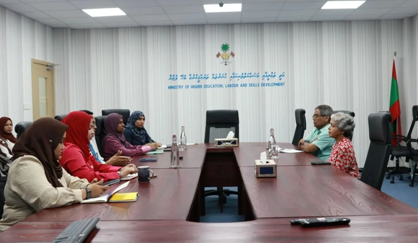 ވަޒީފާގައި ދިގު މުއްދަތަށް ދެމިހުރުމުގެ ފުރުސަތާއި ގުޅޭގޮތުން އިސްރަށްވެހިންގެ ހިޔާލު ހޯދައިފި