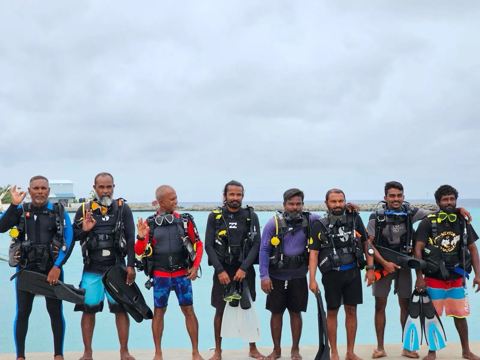 ރެސްކިއު ޑައިވްކޯސް ފުރިހަމަ ކުރެއްވި ބައެއް ފަރާތްތައް