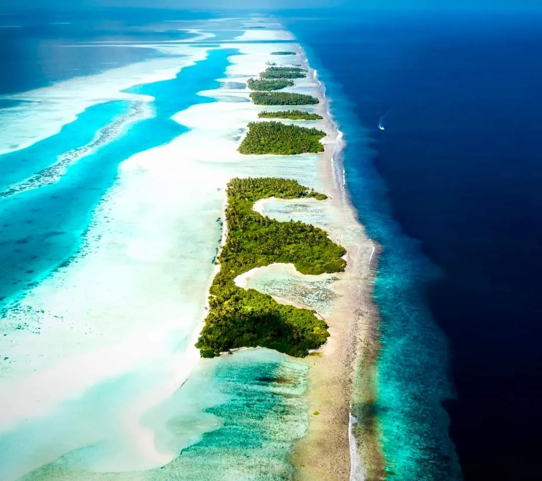 Islands of Maldives-- photo: from tiny isles