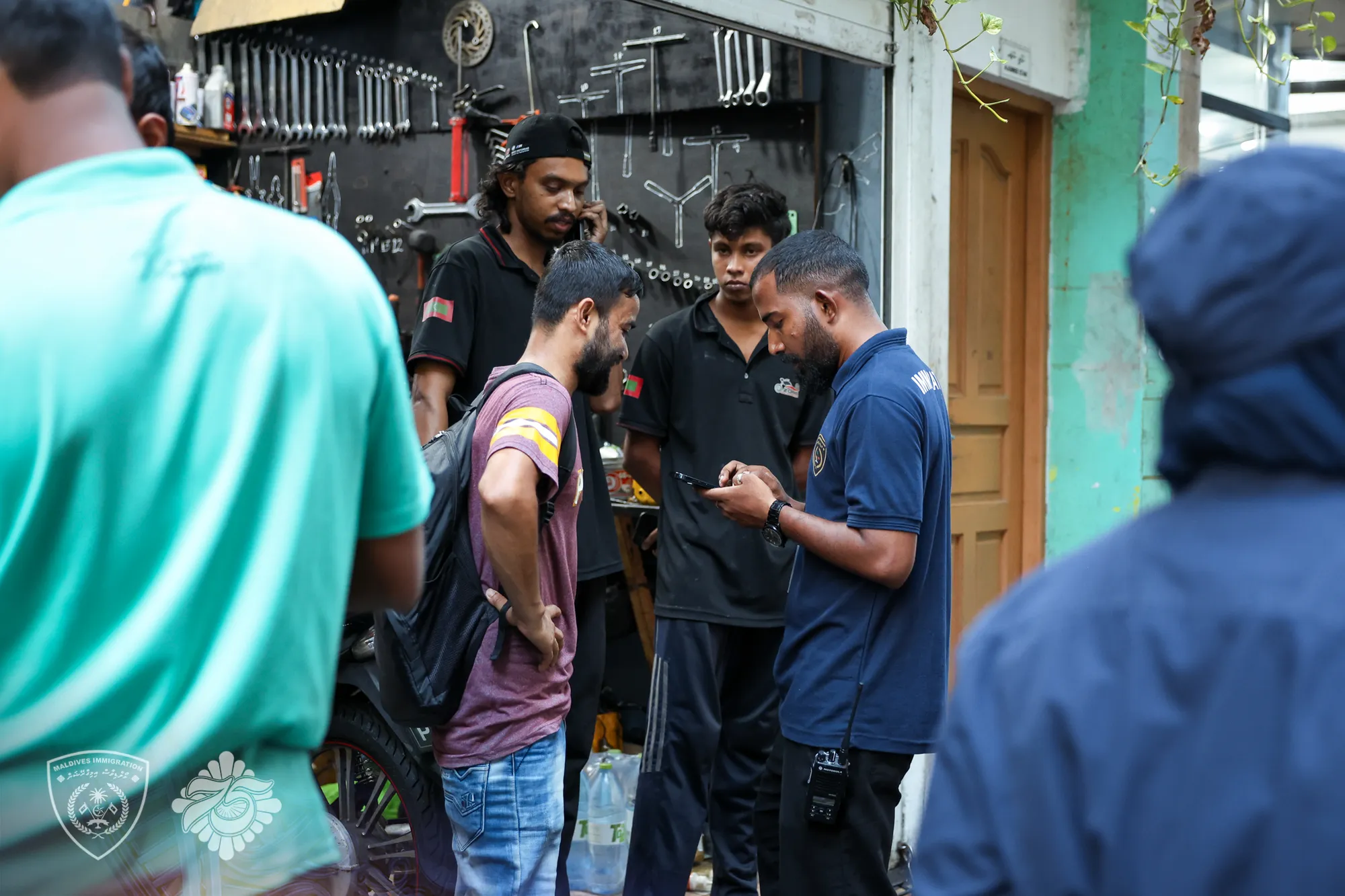 ބިދޭސީންގެ ނުފޫޒު ގަދަ ވިޔަފާރިތައް ބަލައި ފާސްކޮށް، 31 މީހަކު އިމިގްރޭޝަންގެ ބެލުމުގެ ދަށަށް