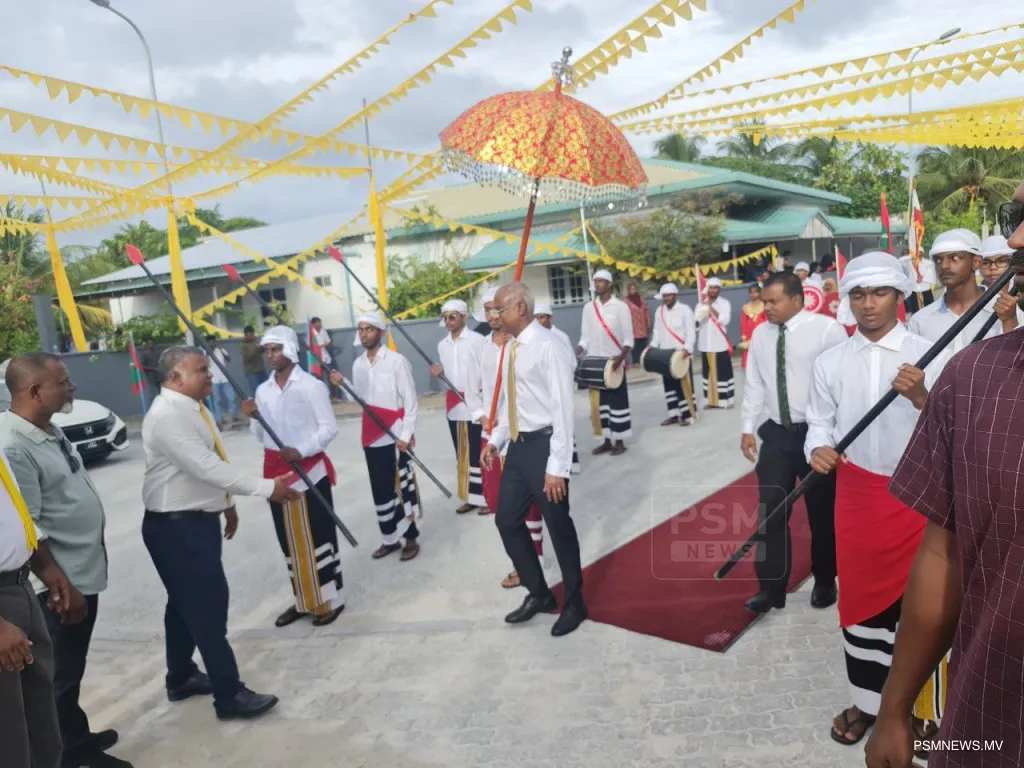 ގިނަ މަޝްރޫއުތަކާއެކު ރައީސް އައްޑުއަށް ވަޑައިގަތުމުން ހޫނު މަރުހަބާއެއް