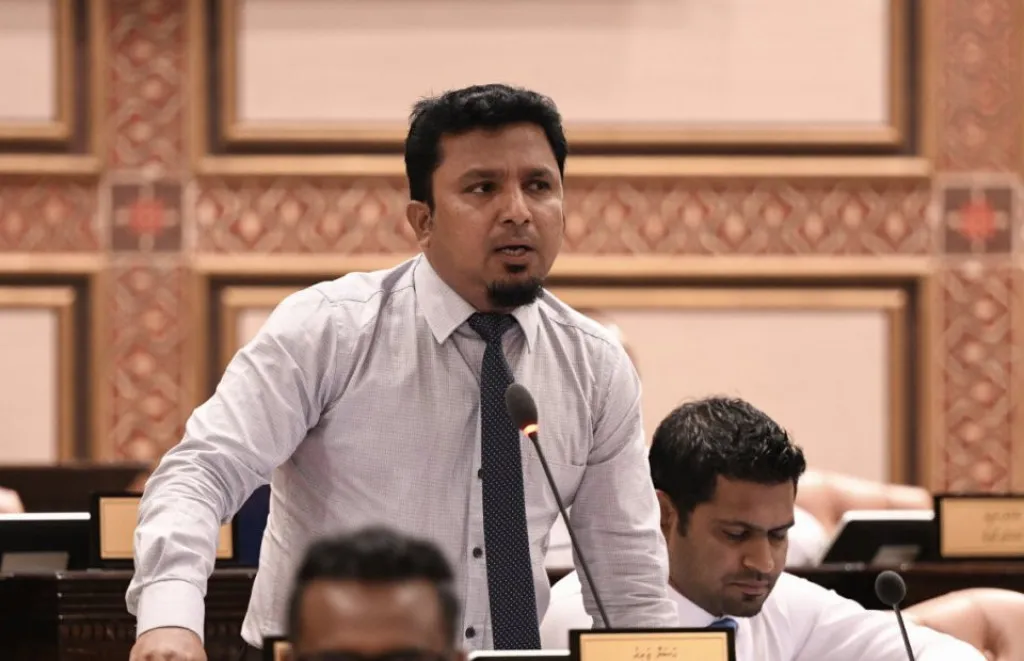 ޒަރީރުގެ ސުވާލެއް: މިއަދު ނުލިބެނީ މައުލޫމާތެއްތޯ؟ ކޮން މިނިވަންކަމެއްތޯ؟