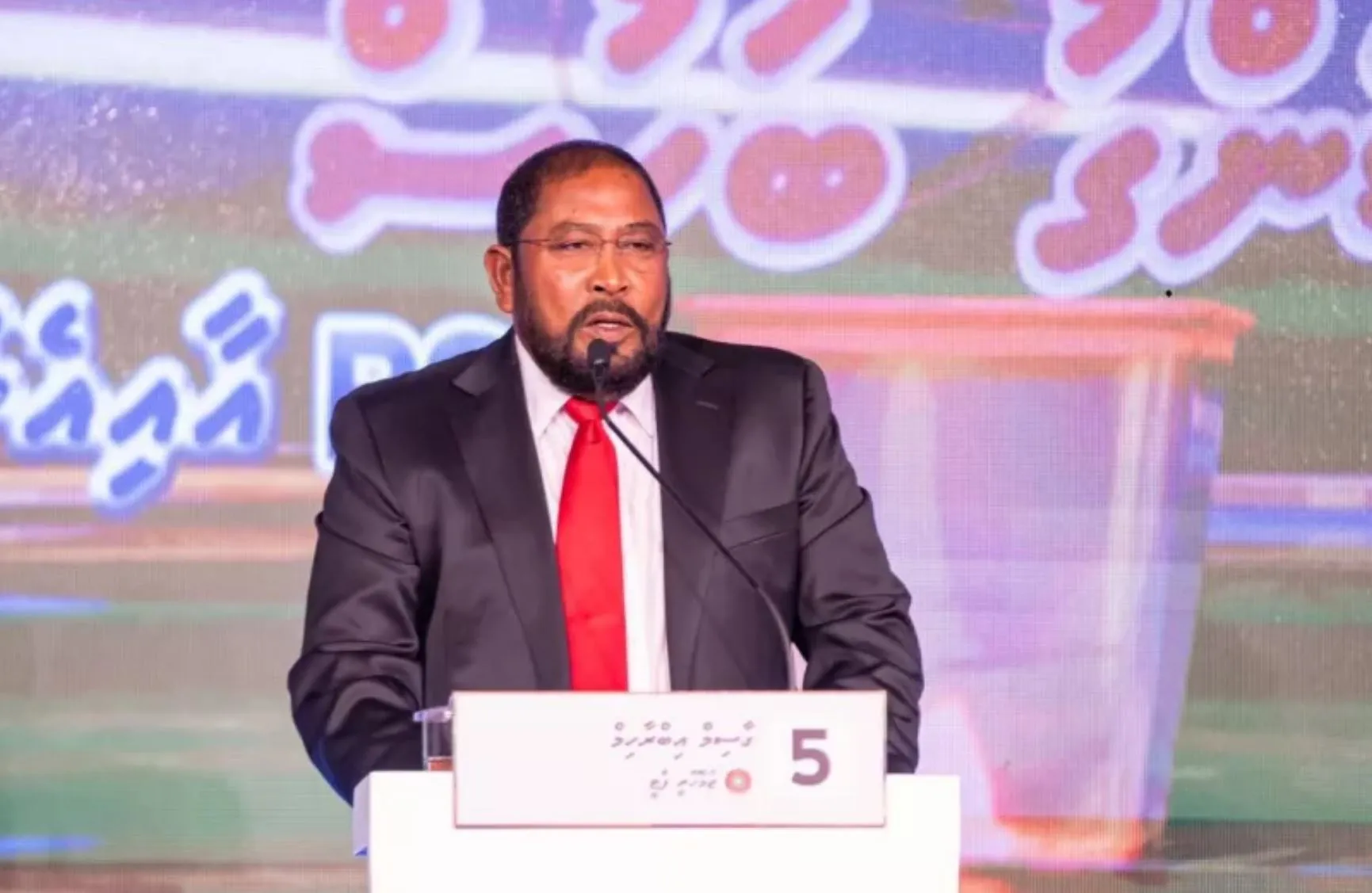 ޤާސިމް ވިދާޅުވީ ރައީސް ނާސިރާއި، މައުމޫނުގެ ޚާރިޖީ ސިޔާސަތު ރަނގަޅުކަމަށް!
