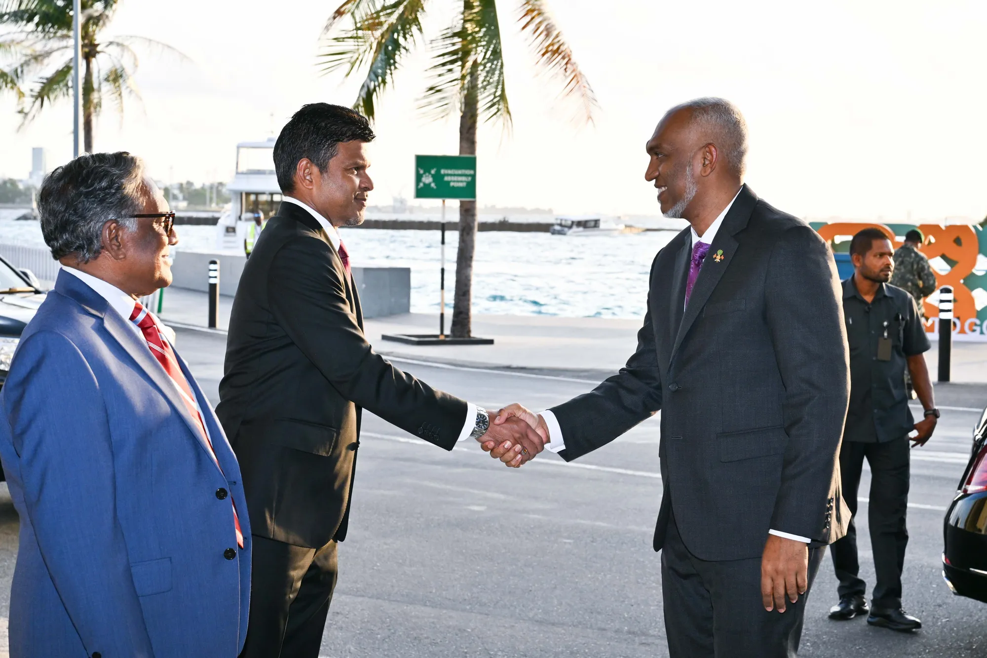 ރައީސް އިނގިރޭސިވިލާތަށް ފުރާވަޑައިގަަތުން
