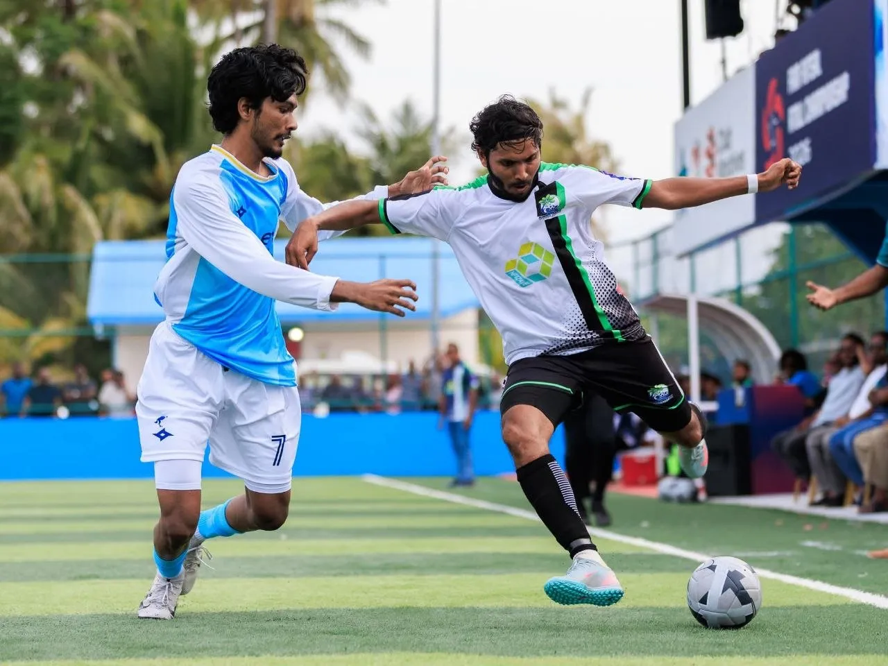 މަގޫދޫ އިން މަނަދޫ ބަލިކުރި އިރު ޅޮހި މާފަރު މެޗު ވީ އެއްވަރު